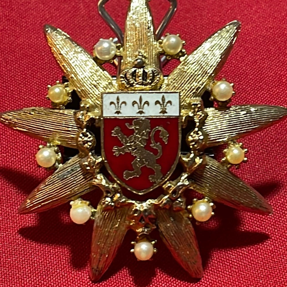 Vintage Coro Pendant, Griffin Crest Star, 1950s, Mid Century Designer - Picture 2 of 5